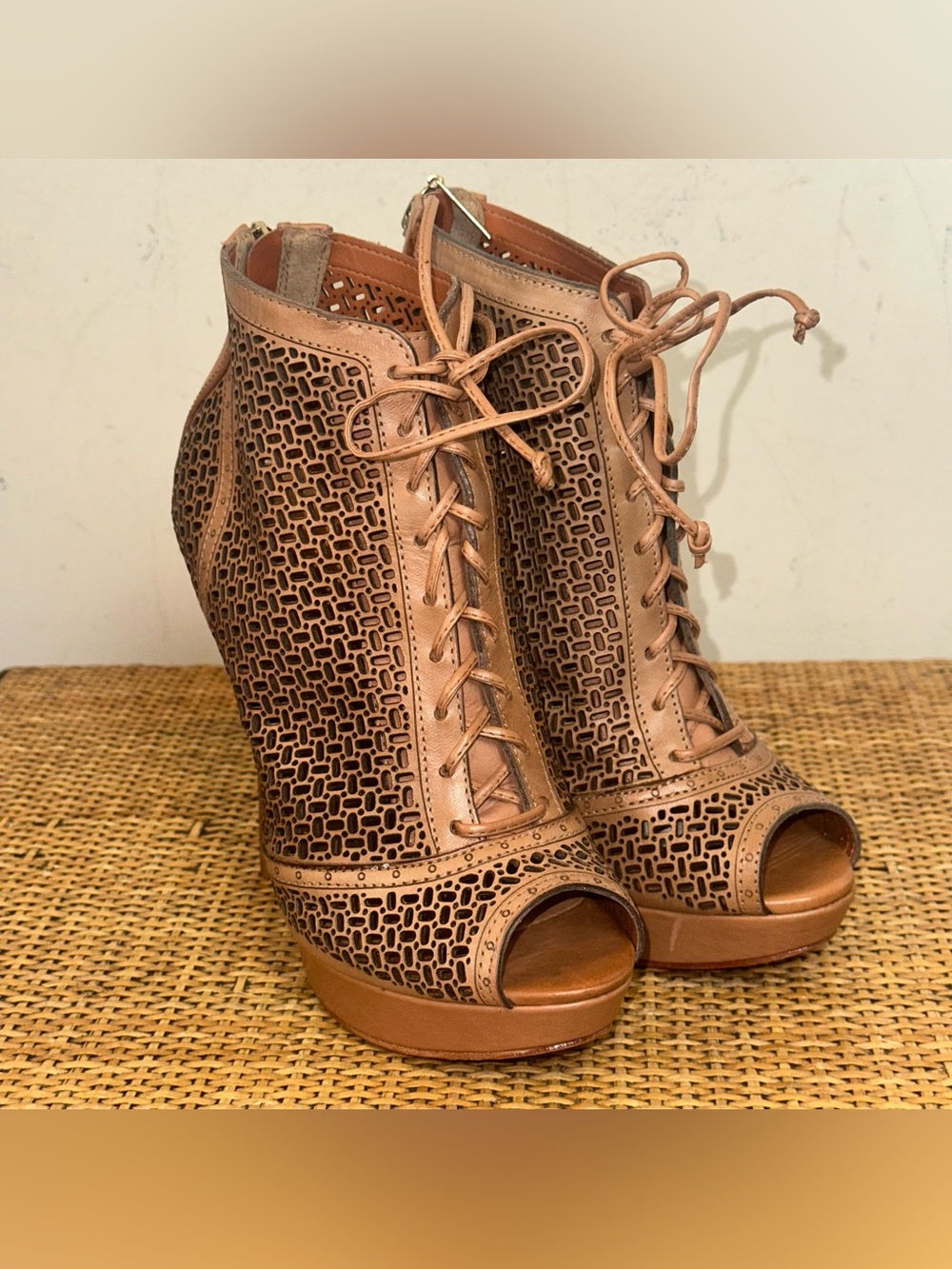 Schutz Peep Toe Cut Out High Heels Women's 7B Leather Brown Lace Up Bohemian Y2K